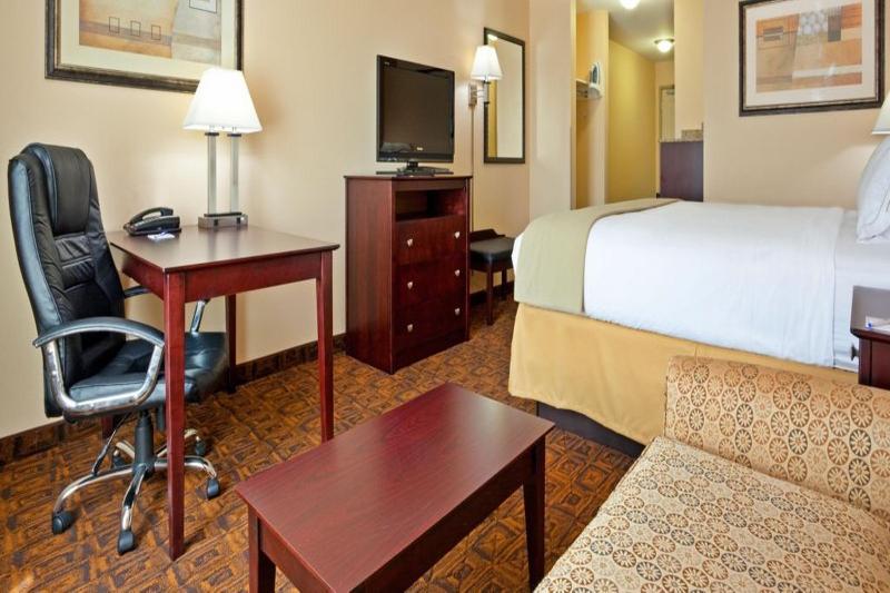 Holiday Inn Express Hotel & Suites Cincinnati - Mason, An Ihg Hotel Exterior photo